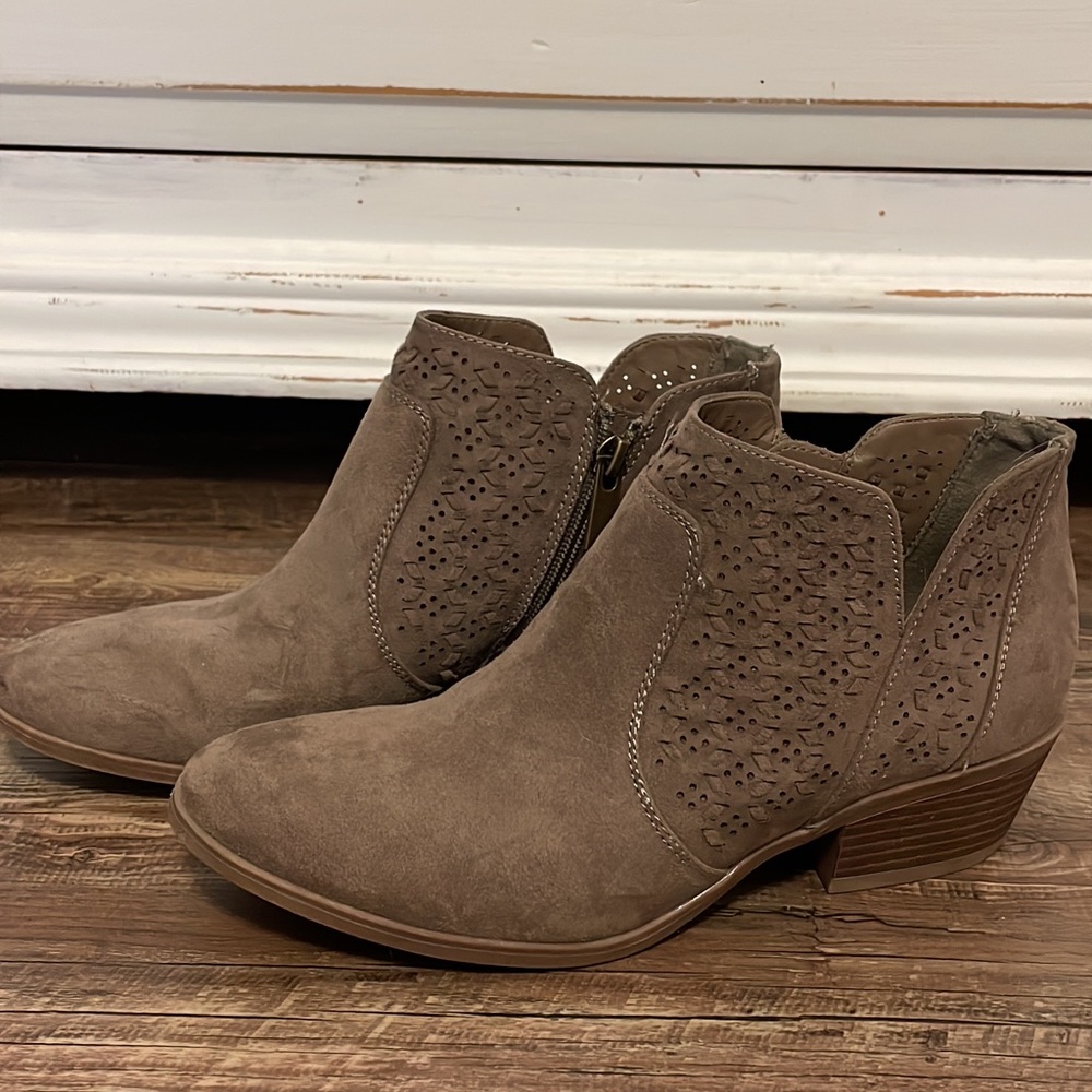 Xappeal Tan Booties